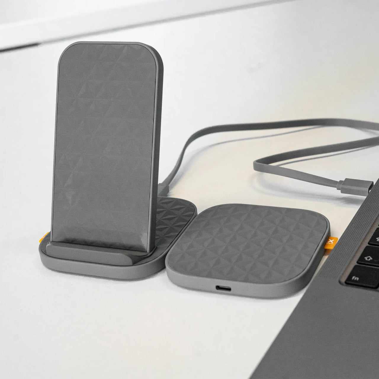 XW401 - Wireless Drahtloses Ladegeräte Solo - 15 W - Grau