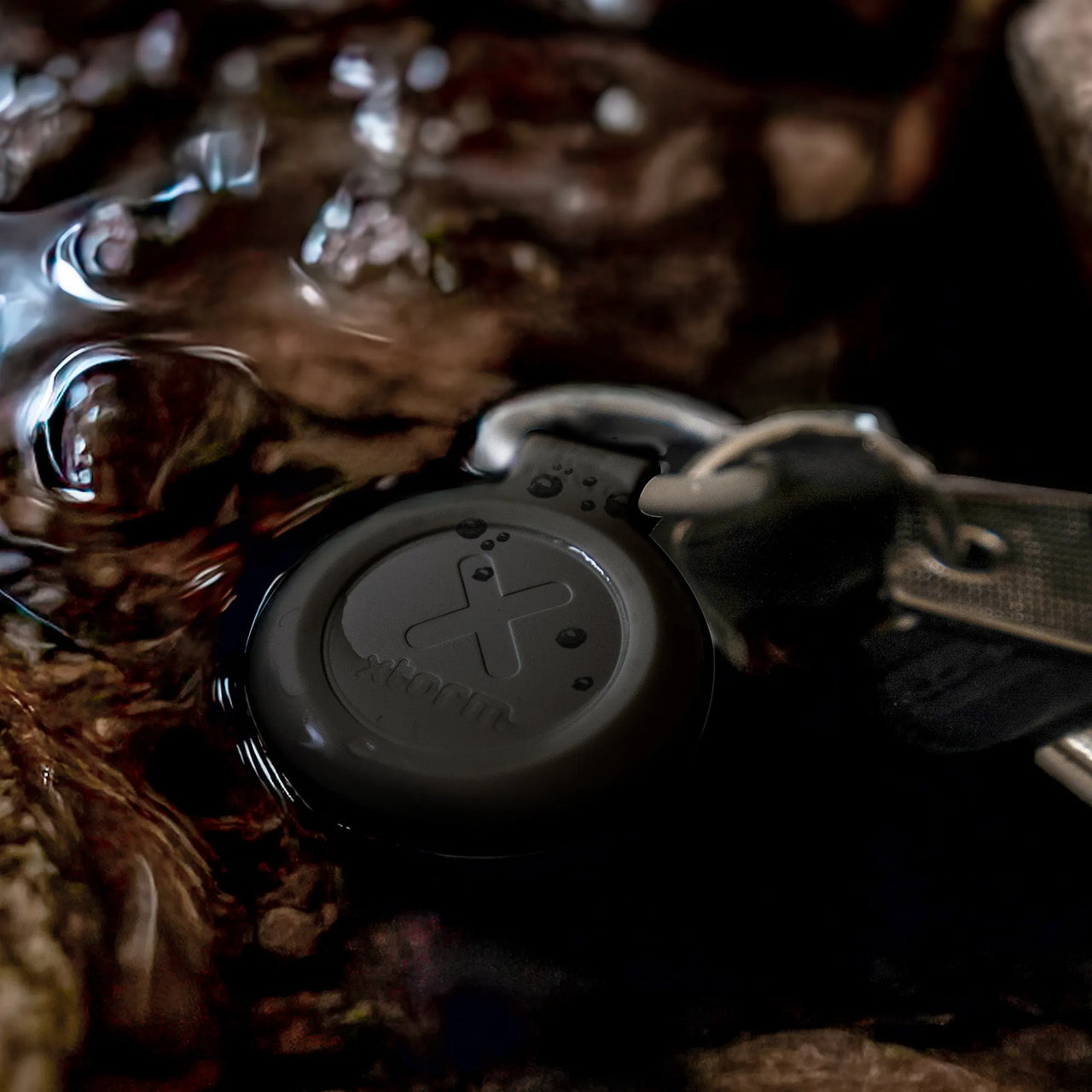 TravelTag for Android & iPhone - Water-resistant - 3-Pack - Charcoal Black